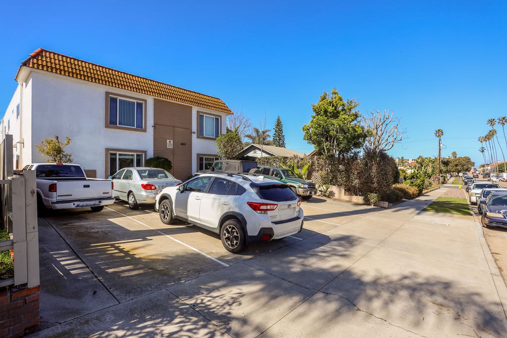 4867 Santa Cruz Ave, San Diego, CA à vendre Photo de l’immeuble– Image 1 sur 16