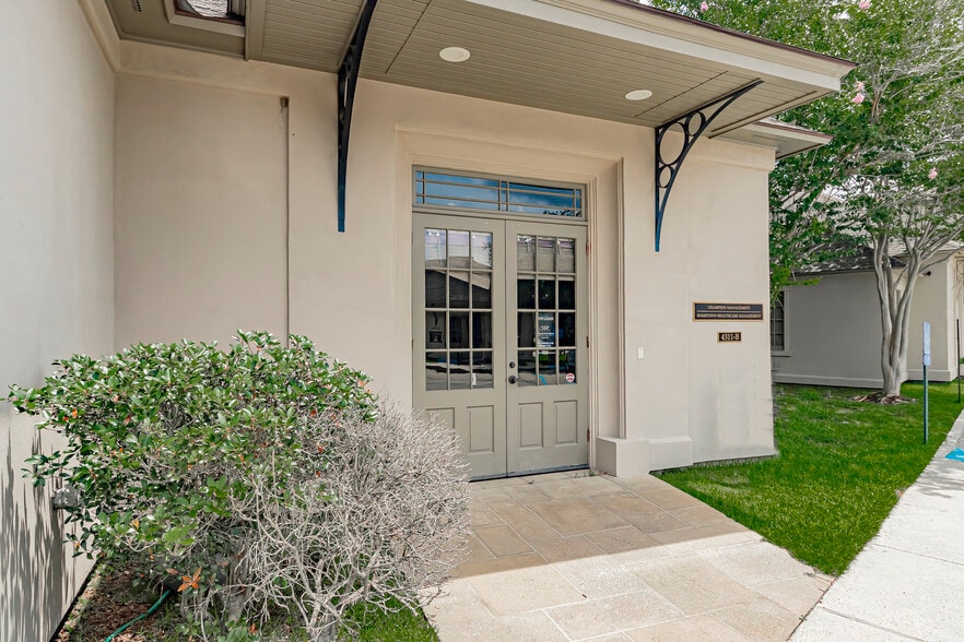 4311 Bluebonnet Rd, Baton Rouge, LA à louer - Photo de l’immeuble – Image 3 sur 22
