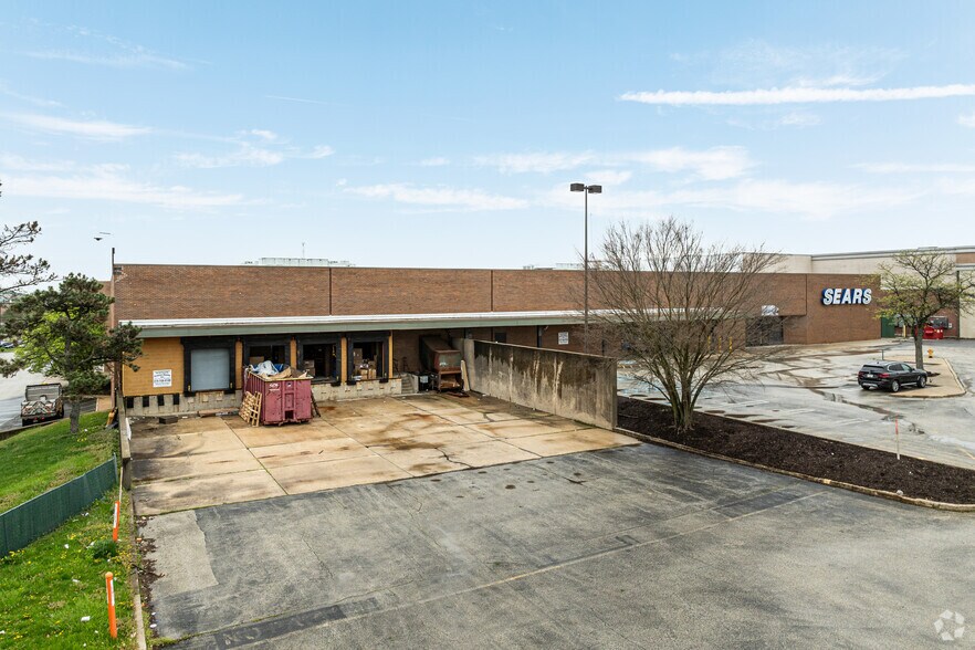 1067 W Baltimore Pike, Media, PA à louer - Photo de l’immeuble – Image 3 sur 10