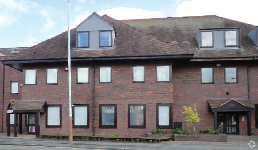 32 Anyards Rd, Cobham à louer Photo principale– Image 1 sur 2