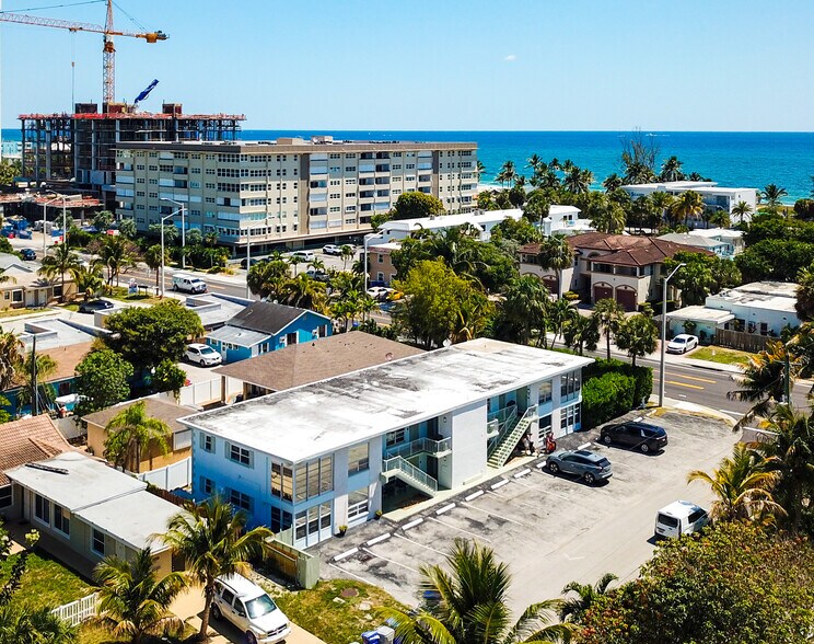 513 S Ocean Blvd, Pompano Beach, FL à vendre - Photo de l’immeuble – Image 2 sur 12