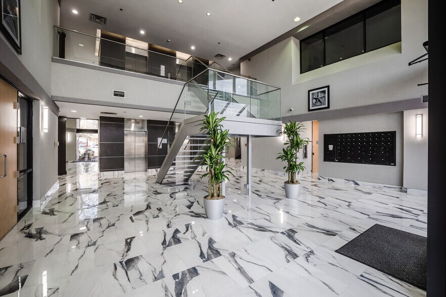 2201 N Collins St, Arlington, TX à louer - Photo intérieure – Image 3 sur 17