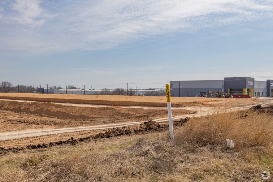 4800 Distribution Way, Austin, TX à louer - Photo principale – Image 1 sur 4