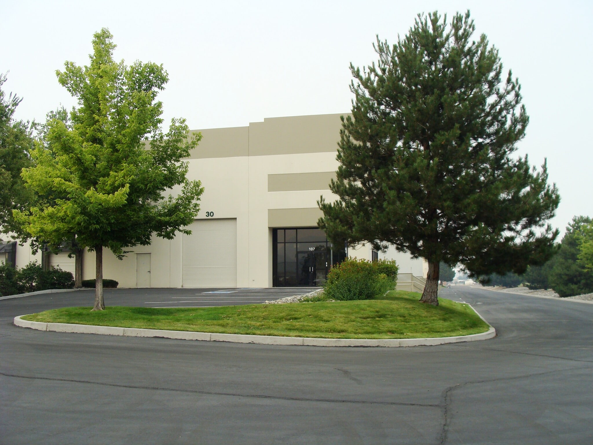 1450 E Greg St, Sparks, NV à louer Photo de l’immeuble– Image 1 sur 2
