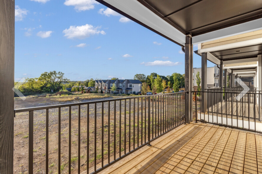 1806 Lischey Ave, Nashville, TN à vendre - Photo de l’immeuble – Image 2 sur 14