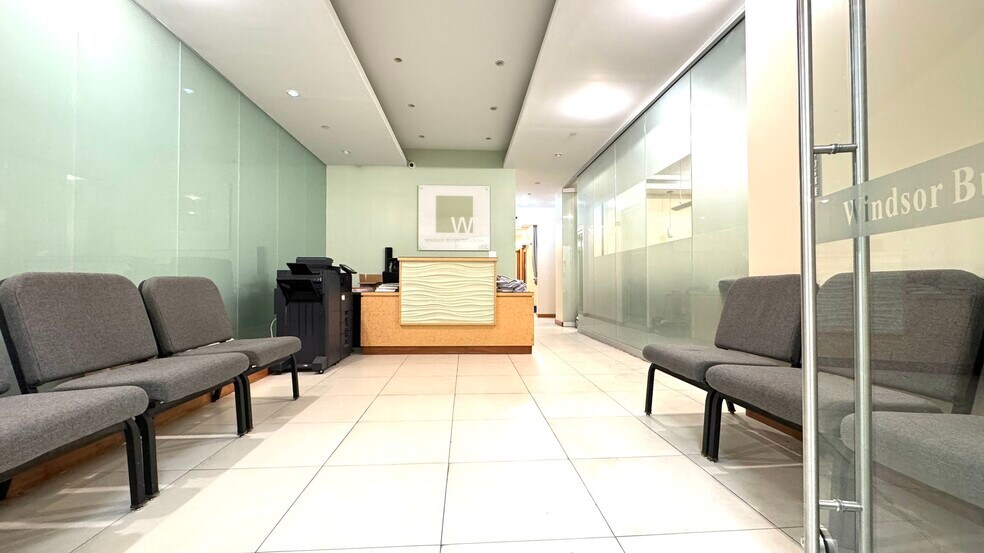 13620 38th Ave, Flushing, NY à vendre - Photo de l’immeuble – Image 2 sur 8