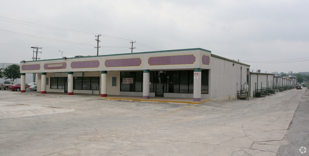 8318 Jones Maltsberger Rd, San Antonio, TX à louer - Photo de l’immeuble – Image 3 sur 3
