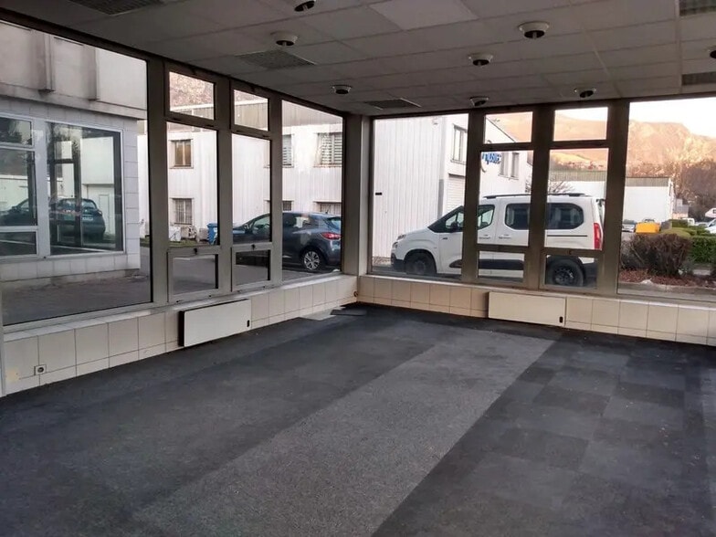 Bureau dans Saint-Martin-le-Vinoux à louer - Photo intérieure – Image 3 sur 16