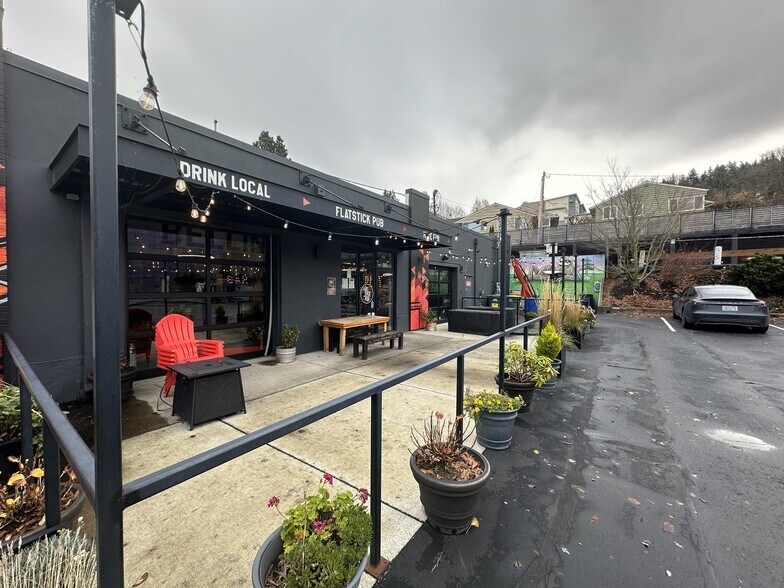 902 N State St, Bellingham, WA à louer - Photo de l’immeuble – Image 2 sur 9
