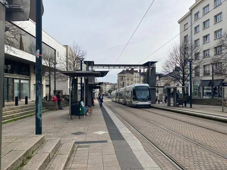 Local d'activités dans Nantes à vendre - Photo de l’immeuble – Image 2 sur 5