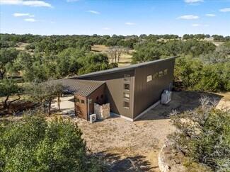 Plus de détails pour 272 Rocky Road, Johnson City, TX - Spécialisé à vendre