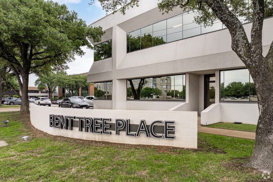 17110 N Dallas Pky, Dallas, TX à louer - Photo de l’immeuble – Image 2 sur 9