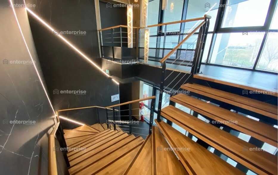 Bureau dans Allonne à vendre - Photo de l’immeuble – Image 3 sur 7