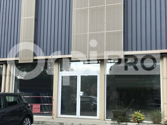 Plus de détails pour Local commercial à louer