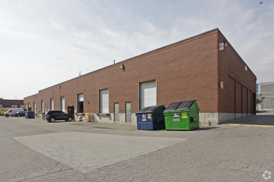 335 Admiral Blvd, Mississauga, ON à louer - Photo de l’immeuble – Image 2 sur 25