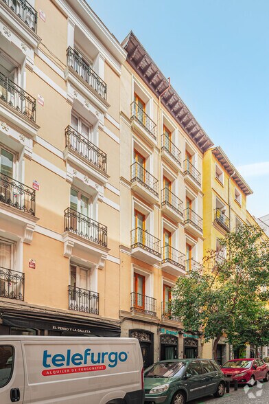 Local commercial dans Madrid, Madrid à louer - Photo de l’immeuble – Image 2 sur 5