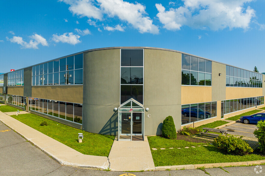 2101 Rue Nobel, Ste-Julie, QC à louer - Photo de l’immeuble – Image 1 sur 7