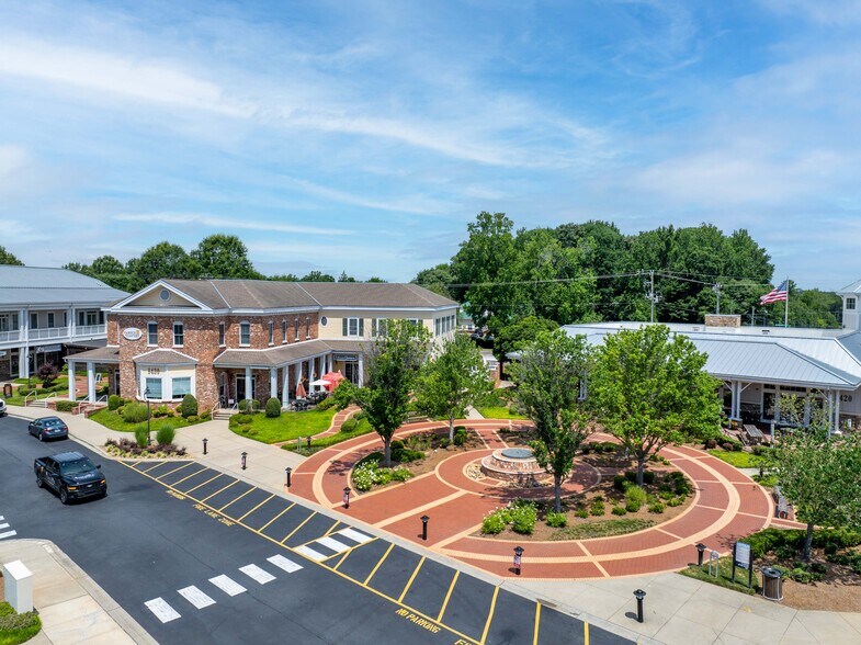 8430 Rea Rd, Charlotte, NC à louer - Photo de l’immeuble – Image 3 sur 11