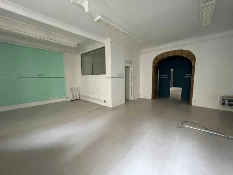 Bureau dans Lyon à louer - Photo de l’immeuble – Image 2 sur 16
