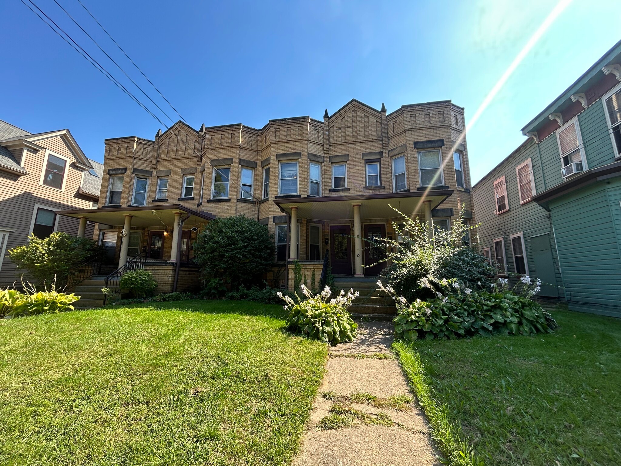 4309 Clinton Ave, Cleveland, OH à vendre Photo principale– Image 1 sur 41