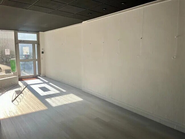 Plus de détails pour Bureau à vendre