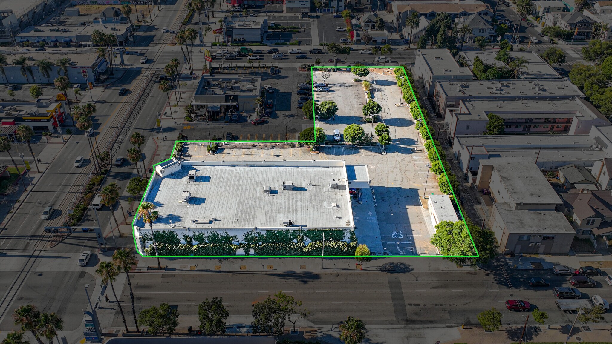 600 Long Beach Blvd, Long Beach, CA à louer Aérien– Image 1 sur 6