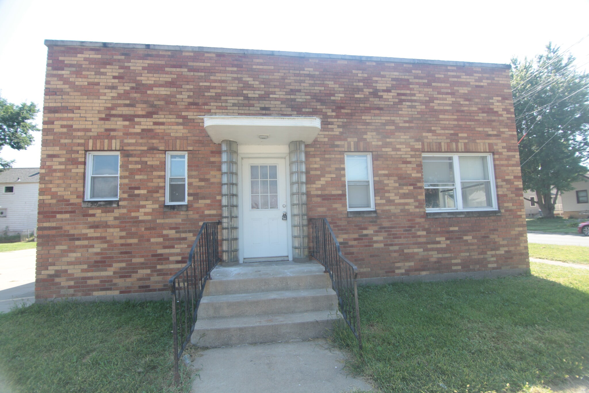 124 3rd Ave W, Milan, IL à louer Photo intérieure– Image 1 sur 25