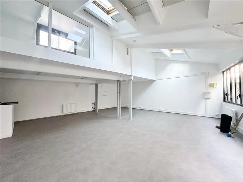 Bureau dans Paris à louer - Photo de l’immeuble – Image 1 sur 6
