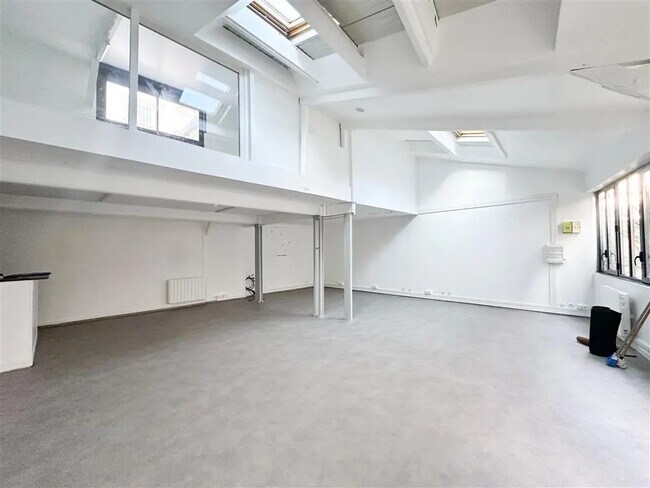 Plus de détails pour Bureau à louer