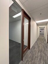 630 6th Ave SW, Calgary, AB à louer Photo intérieure– Image 2 sur 5