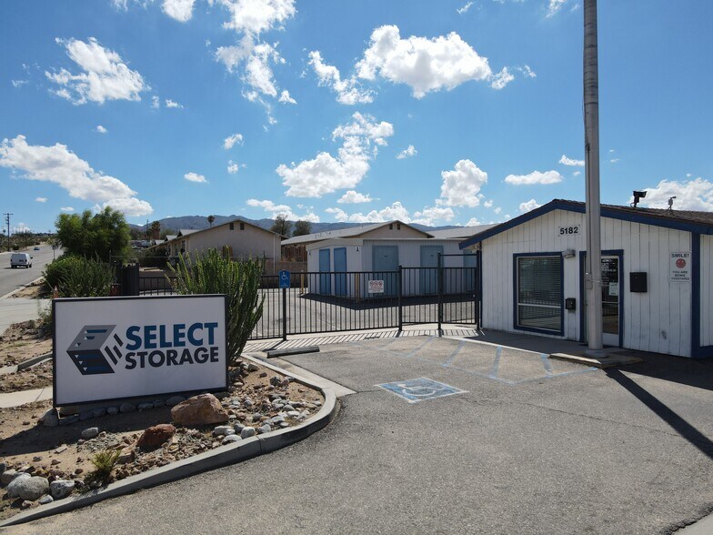 5020 Adobe Rd, Twentynine Palms, CA à vendre - Photo de l’immeuble – Image 3 sur 15