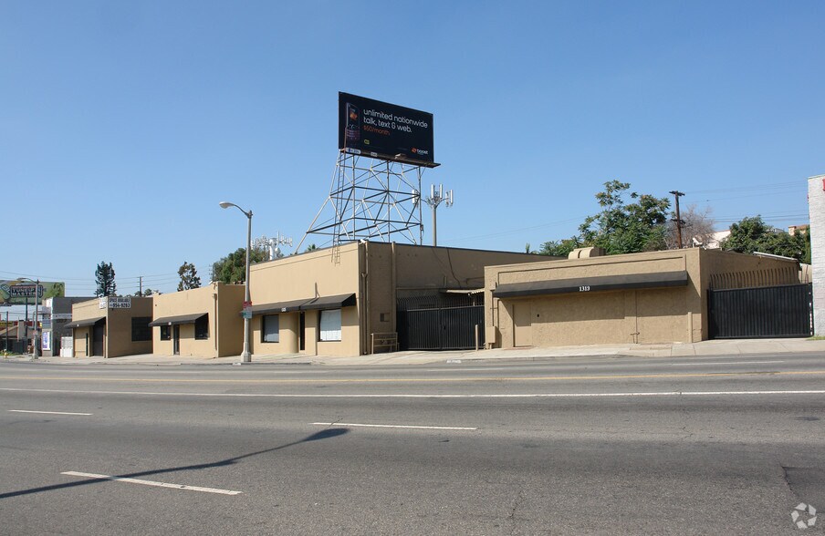 1335 S La Brea Ave, Los Angeles, CA à louer - Photo de l’immeuble – Image 2 sur 12
