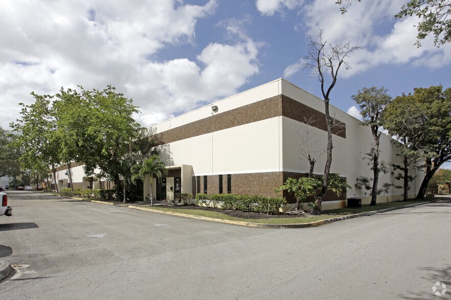 3280-3292 N 29th Ct, Hollywood, FL à louer - Photo de l’immeuble – Image 2 sur 3