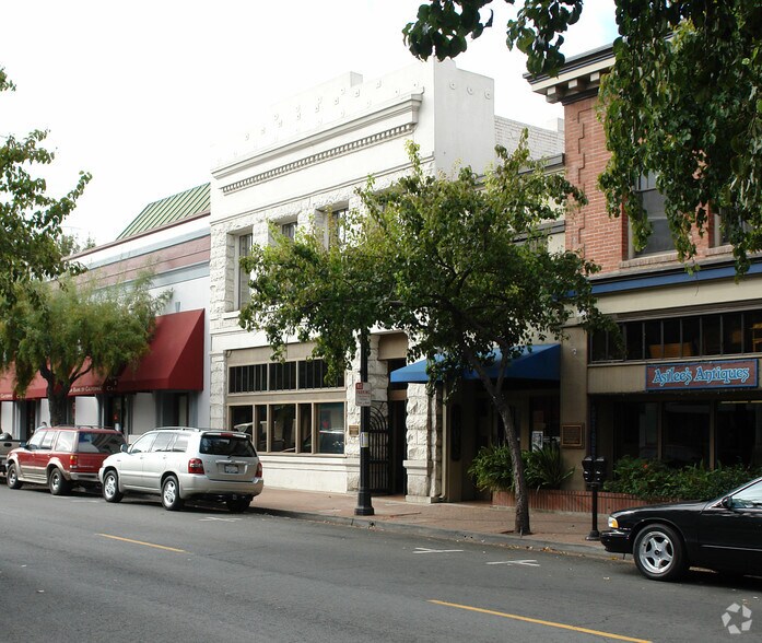 624 Ferry St, Martinez, CA à louer - Photo de l’immeuble – Image 2 sur 8