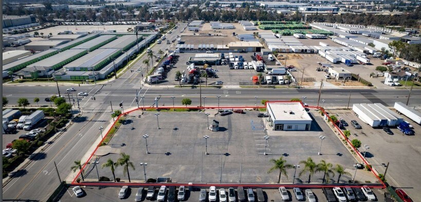 15662 Valley Blvd, Fontana, CA à louer - Photo de l’immeuble – Image 2 sur 3