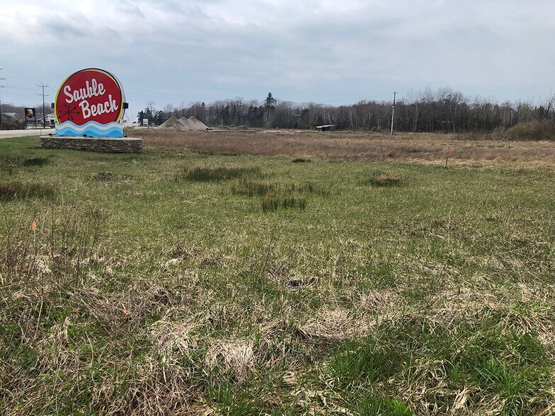 701 Main St, Sauble Beach, ON à vendre - Photo de l’immeuble – Image 1 sur 6
