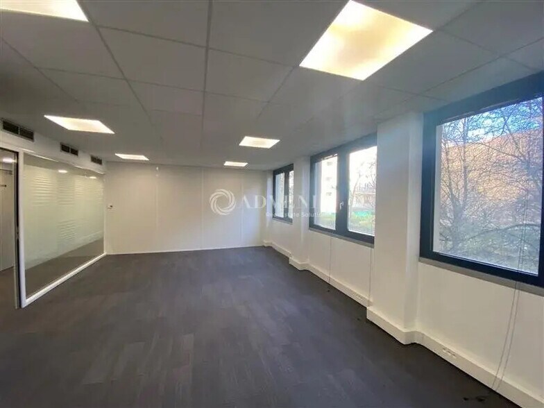Bureau dans Charenton-le-Pont à louer - Photo de l’immeuble – Image 3 sur 6
