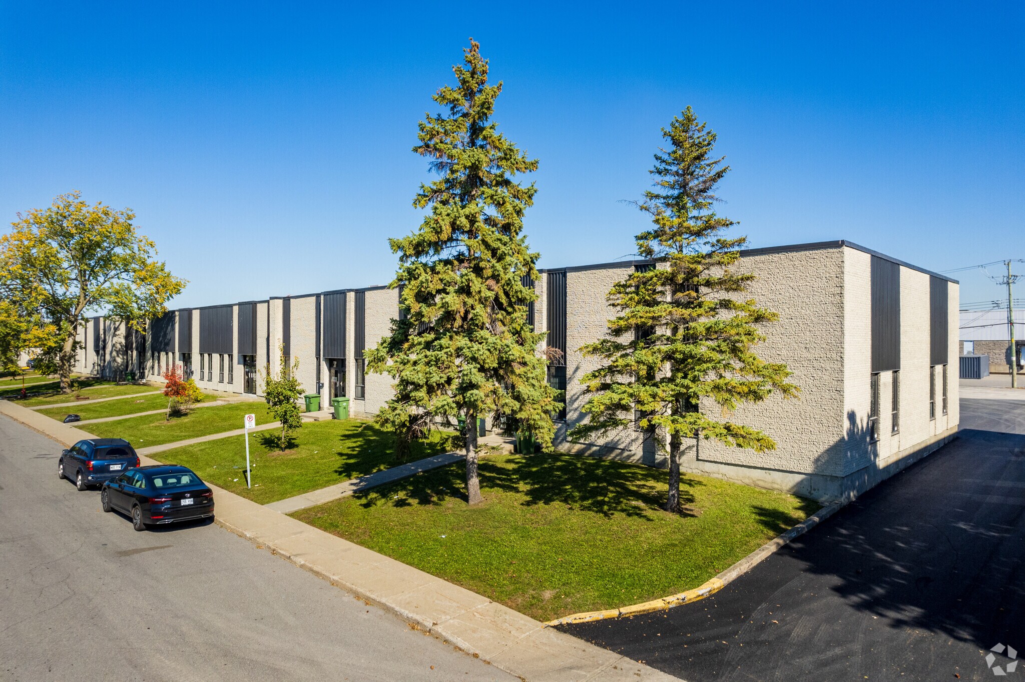 703-729 Av Meloche, Dorval, QC à louer Photo principale– Image 1 sur 15