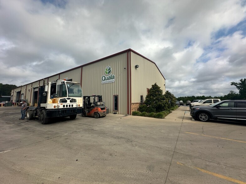 1051 Aqua Dr, Haughton, LA à vendre - Photo de l’immeuble – Image 2 sur 31