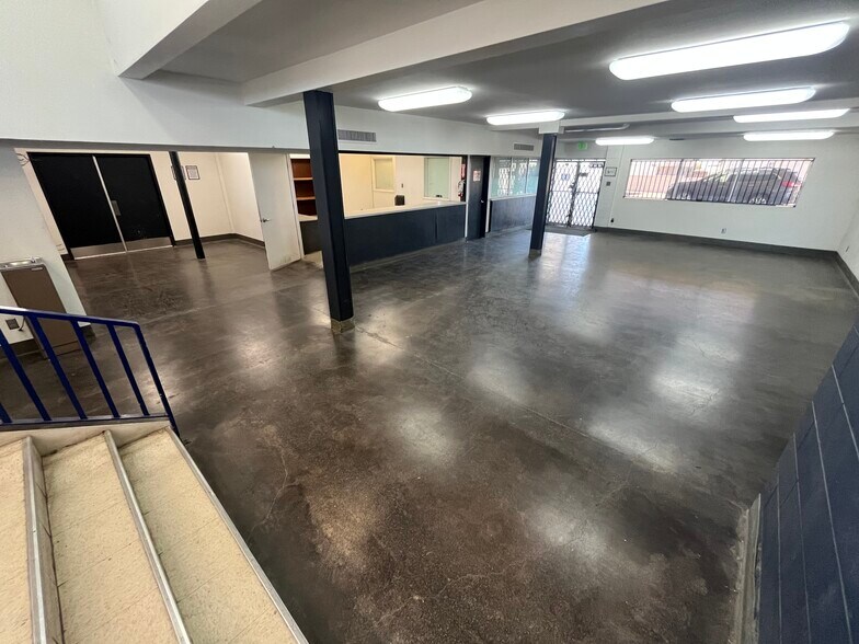1919 Columbus St, Bakersfield, CA à louer - Photo de l’immeuble – Image 3 sur 10