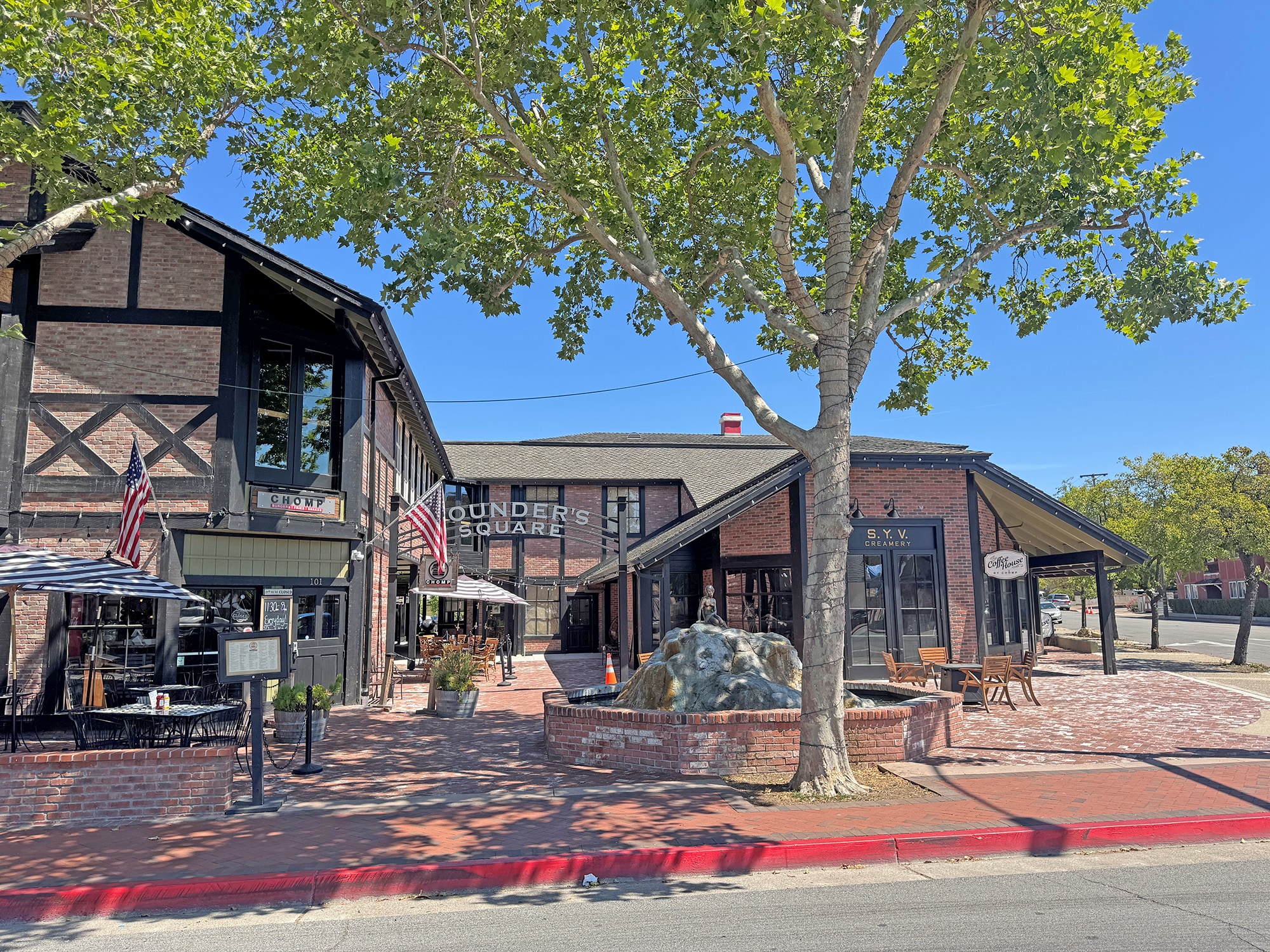 1693 Mission Dr, Solvang, CA à louer Photo de l’immeuble– Image 1 sur 9