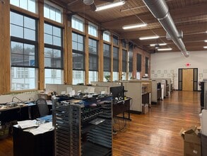 2 Shaker Rd, Shirley, MA à louer Photo intérieure– Image 2 sur 4