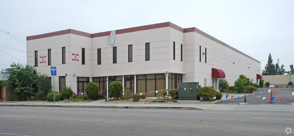 14978 Ramona Blvd, Baldwin Park, CA à louer - Photo principale – Image 2 sur 4
