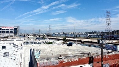 2463 E 8th St, Los Angeles, CA à louer Photo intérieure– Image 2 sur 8