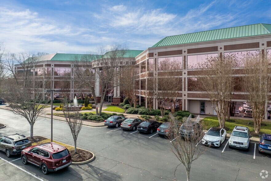 4801 Cox Rd, Glen Allen, VA à louer - Photo de l’immeuble – Image 2 sur 4
