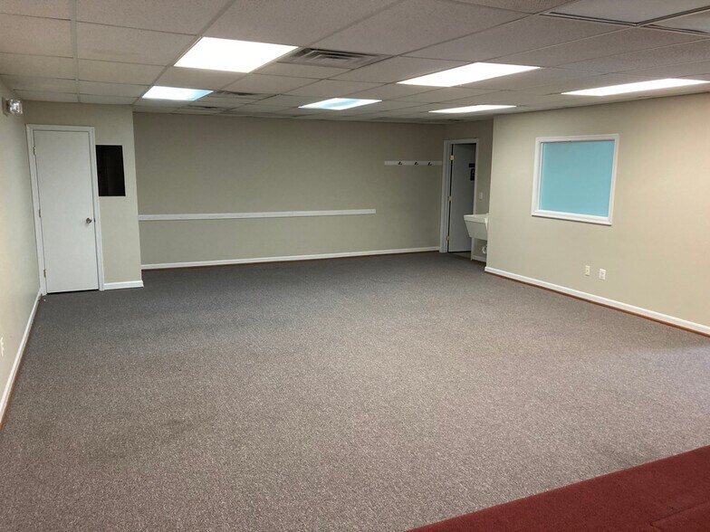 2579 Hanco Center Dr, Woodbridge, VA à louer - Photo intérieure – Image 2 sur 5