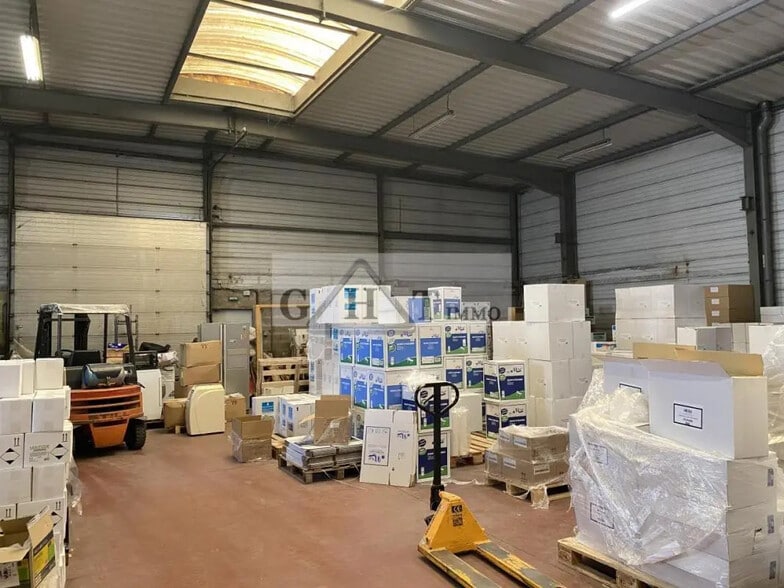 Industriel/Logistique dans Chennevières-sur-Marne à vendre - Photo de l’immeuble – Image 2 sur 3