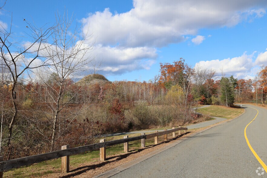 400 Innovative Way, Nashua, NH à louer - Photo de l’immeuble – Image 2 sur 3