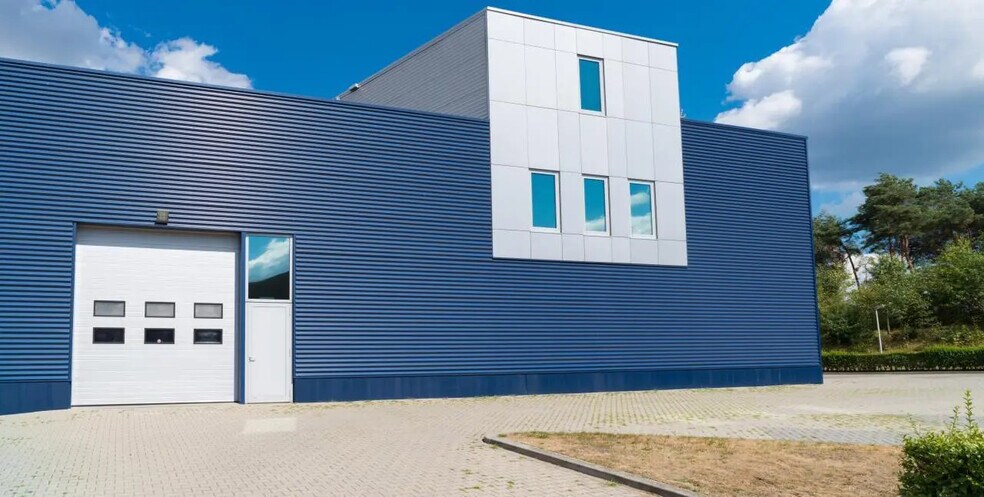 Local d’activités dans Compans à louer - Photo de l’immeuble – Image 1 sur 3