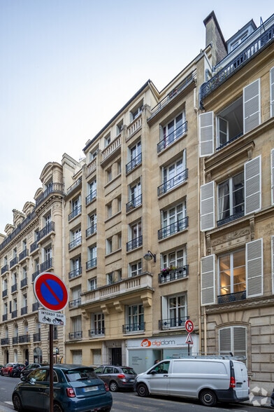 5 Rue De Penthièvre, Paris à louer - Photo principale – Image 1 sur 2